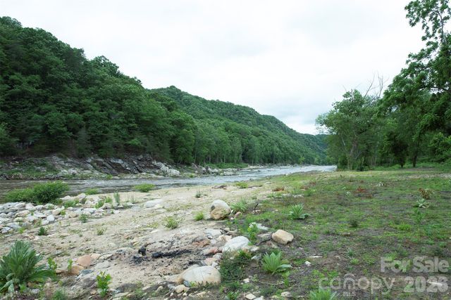 2391 French Broad Parkway 34, Marshall, NC 28753