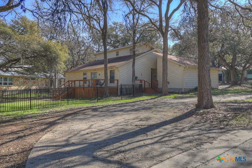 7 Brookhollow Drive, Wimberley, TX 78676