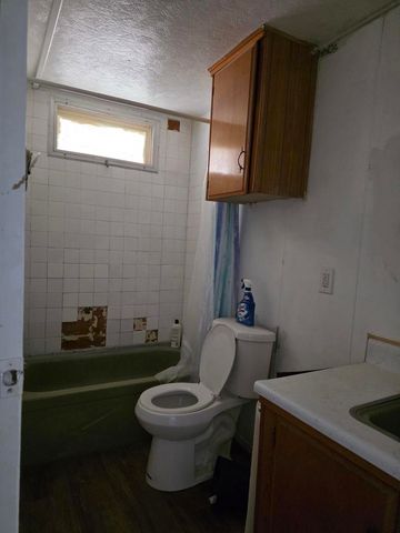 9588 Avenue H, Bombay Beach, CA 92257