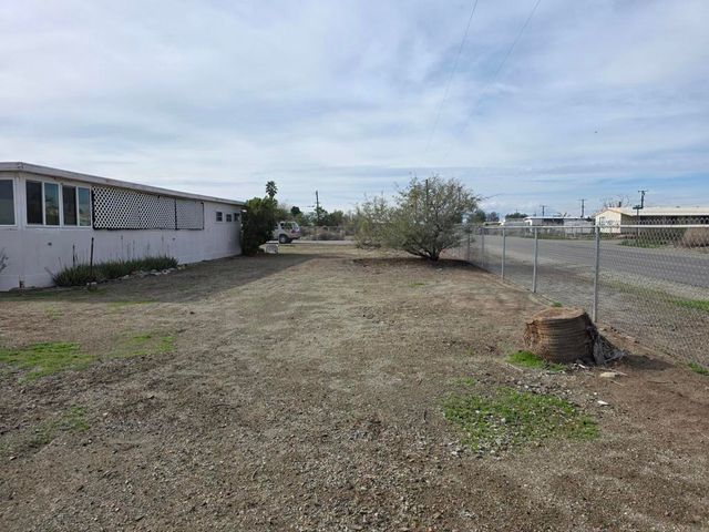 9588 Avenue H, Bombay Beach, CA 92257