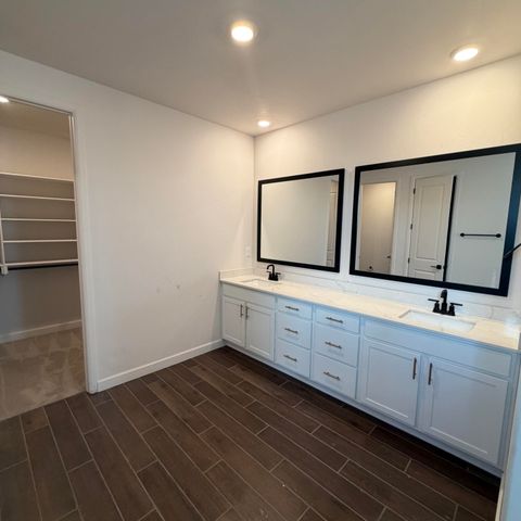 2451 Marble Avenue NE, Rio Rancho, NM 87144