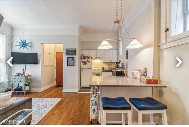 313 S Maple Avenue 1R, Oak Park, IL 60302