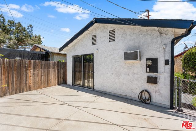 11477 Amboy Avenue, San Fernando, CA 91340