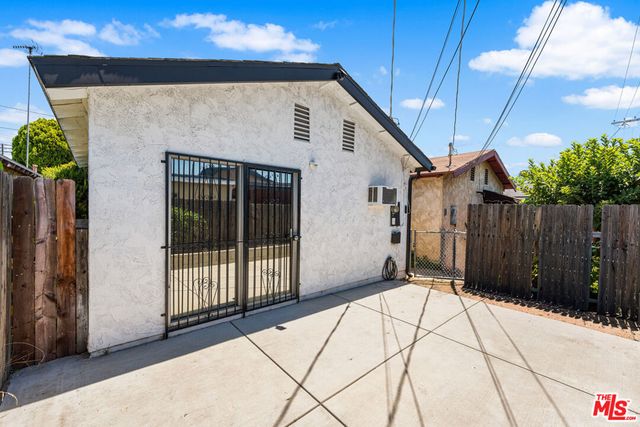 11477 Amboy Avenue, San Fernando, CA 91340