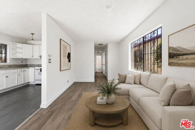11477 Amboy Avenue, San Fernando, CA 91340