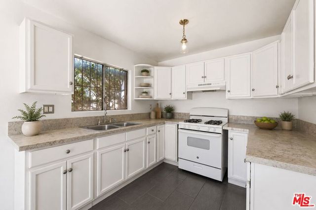 11477 Amboy Avenue, San Fernando, CA 91340