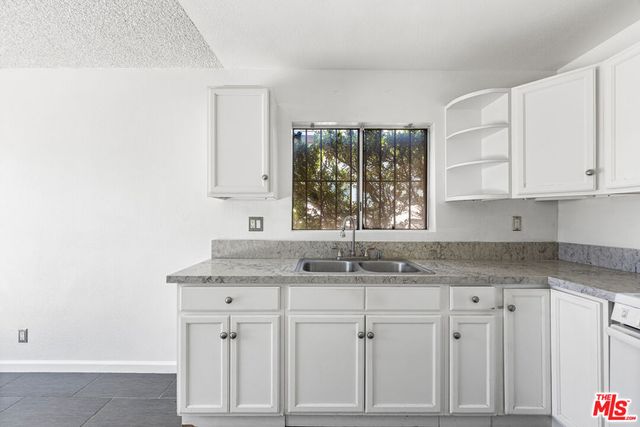 11477 Amboy Avenue, San Fernando, CA 91340