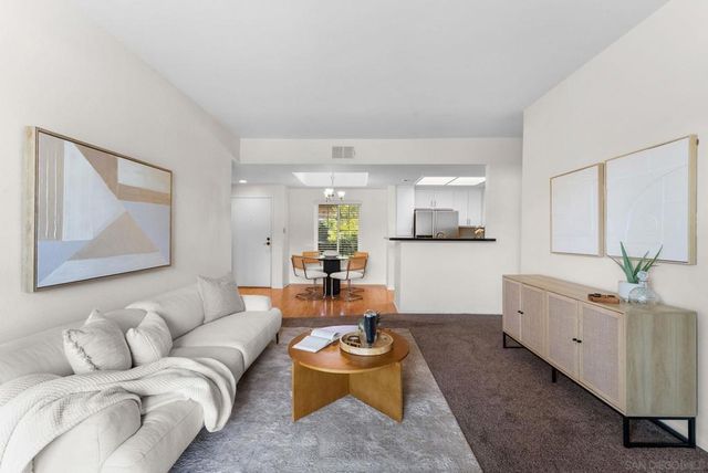 2250 Camino de la Reina 202, San Diego, CA 92108