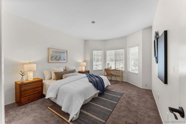 2250 Camino de la Reina 202, San Diego, CA 92108