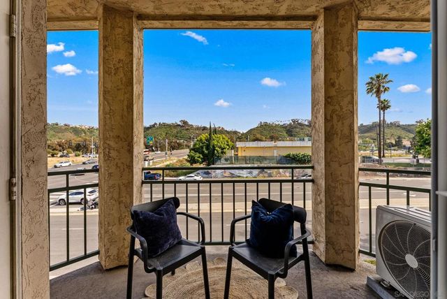 2250 Camino de la Reina 202, San Diego, CA 92108
