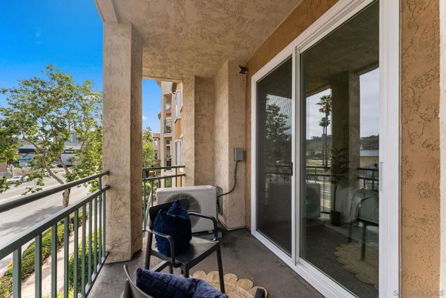 2250 Camino de la Reina 202, San Diego, CA 92108