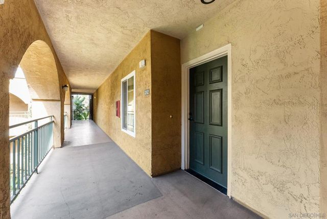 2250 Camino de la Reina 202, San Diego, CA 92108