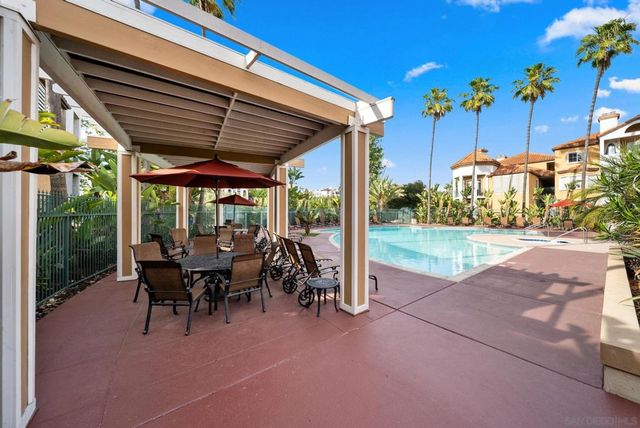 2250 Camino de la Reina 202, San Diego, CA 92108