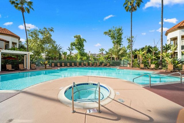 2250 Camino de la Reina 202, San Diego, CA 92108
