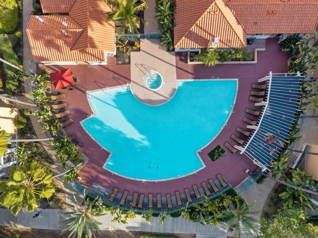 2250 Camino de la Reina 202, San Diego, CA 92108