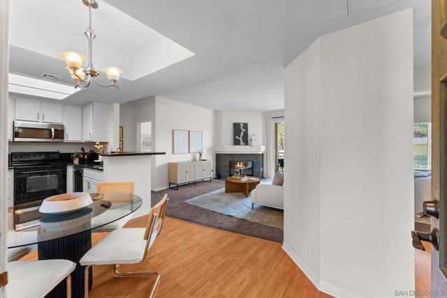 2250 Camino de la Reina 202, San Diego, CA 92108