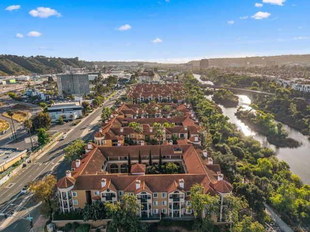 2250 Camino de la Reina 202, San Diego, CA 92108
