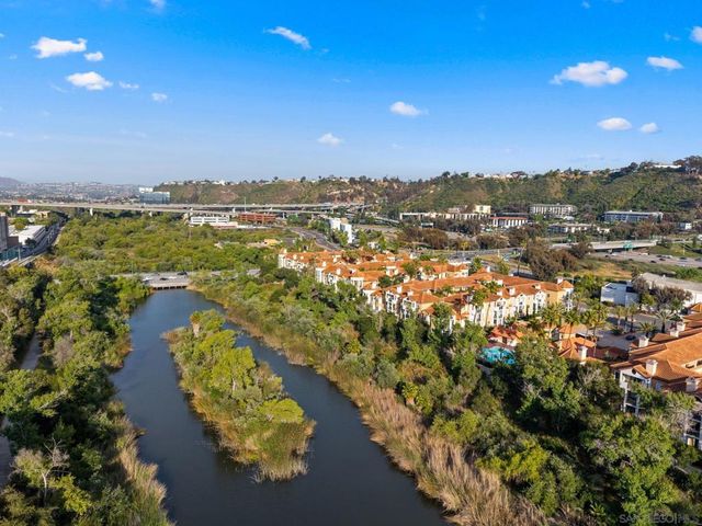 2250 Camino de la Reina 202, San Diego, CA 92108