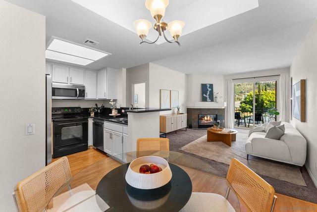 2250 Camino de la Reina 202, San Diego, CA 92108