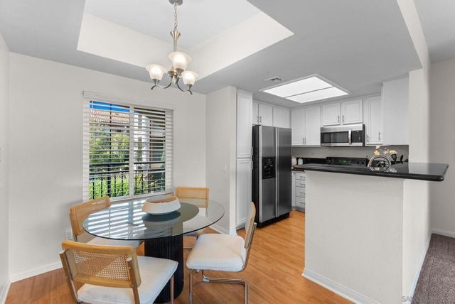 2250 Camino de la Reina 202, San Diego, CA 92108