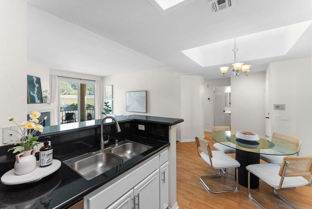2250 Camino de la Reina 202, San Diego, CA 92108
