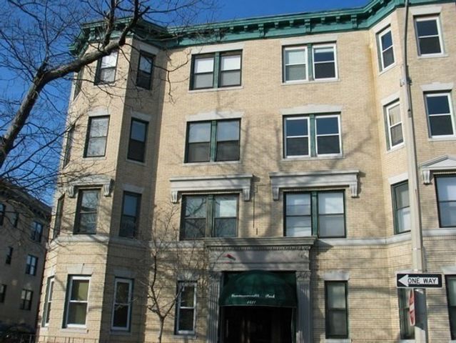 1427 Commonwealth 204, Boston, MA 02135