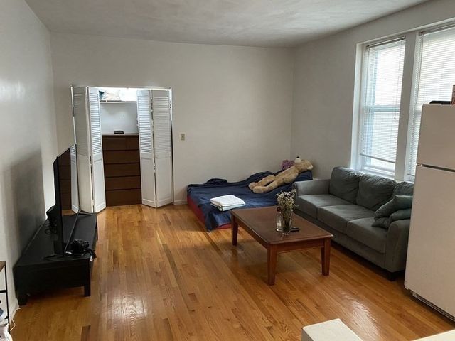 1427 Commonwealth 204, Boston, MA 02135