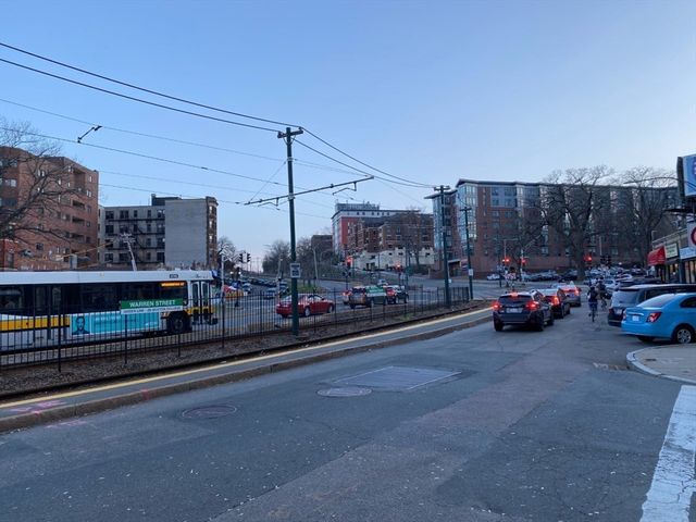 1427 Commonwealth 204, Boston, MA 02135