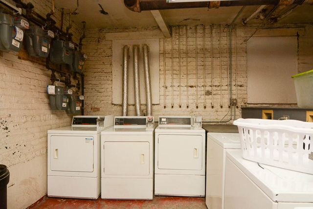 1933 W Crystal Street 2A, Chicago, IL 60622