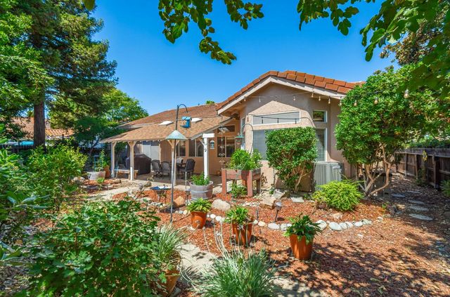 201 Bowden Ct, Roseville, CA 95747