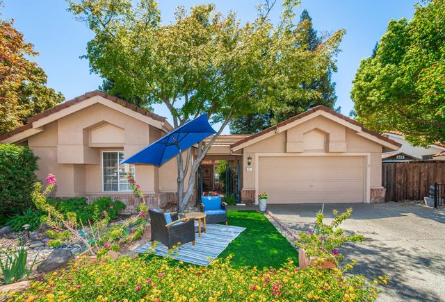 201 Bowden Ct, Roseville, CA 95747