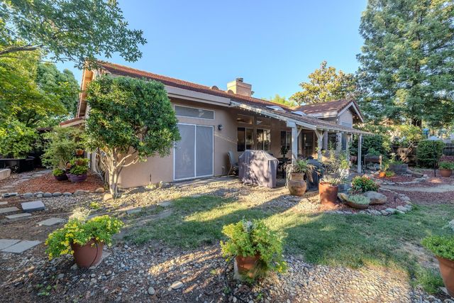 201 Bowden Ct, Roseville, CA 95747