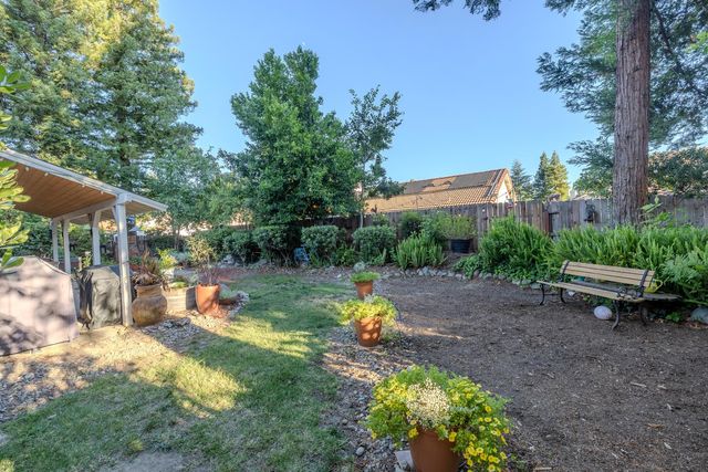 201 Bowden Ct, Roseville, CA 95747