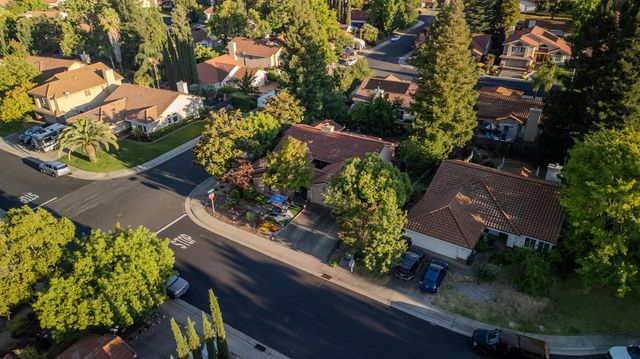 201 Bowden Ct, Roseville, CA 95747