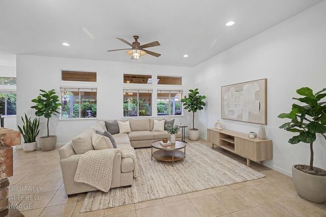 201 Bowden Ct, Roseville, CA 95747