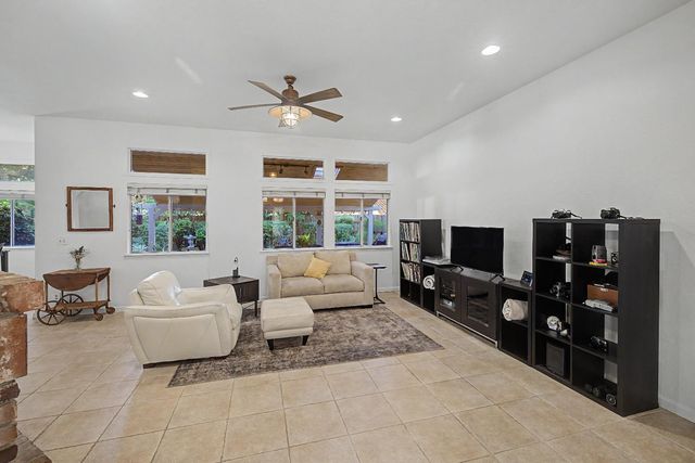 201 Bowden Ct, Roseville, CA 95747