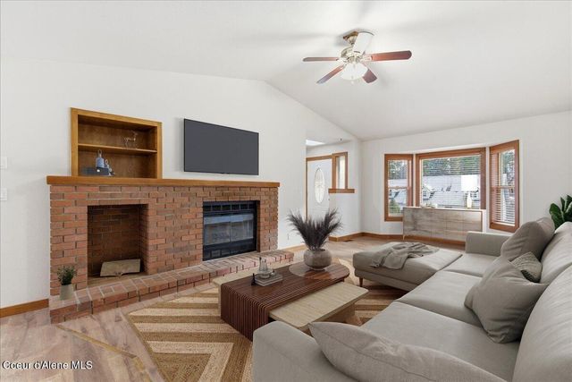 5118 N Pinegrove Drive, Coeur D'alene, ID 83815