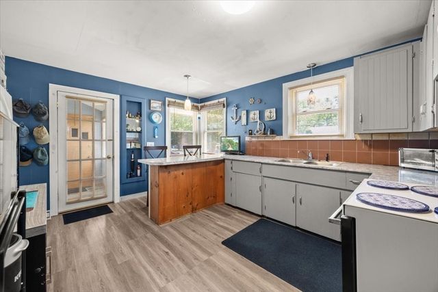 55 Orchard Ave, Brockton, MA 02301