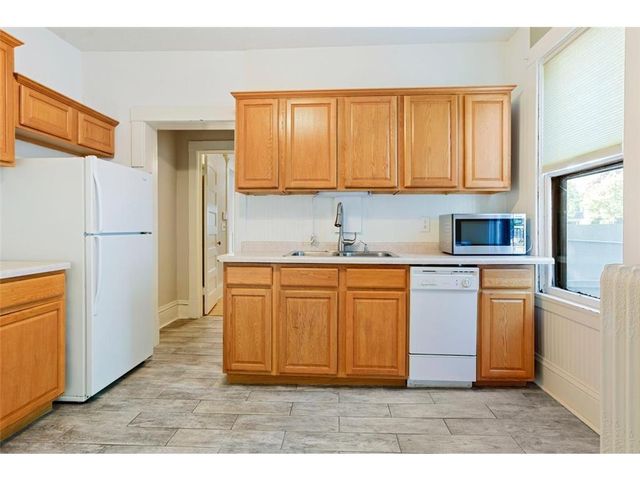 2445 Lyndale Avenue S, Minneapolis, MN 55405