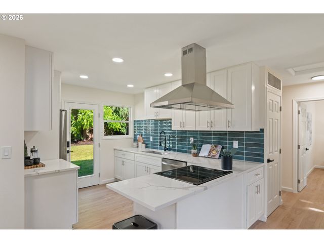 9007 N CURTIS Ave, Portland, OR 97217