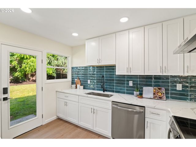 9007 N CURTIS Ave, Portland, OR 97217