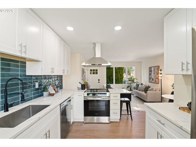9007 N CURTIS Ave, Portland, OR 97217