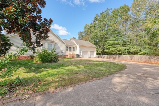 16 Woodwind Way, Greer, SC 29651