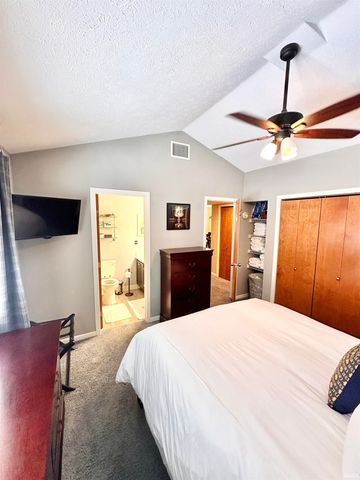 1520 N Oakhill Drive L5, South Bend, IN 46637