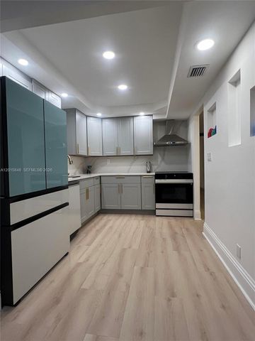 20300 W Country Club Dr 106-3, Aventura, FL 33180