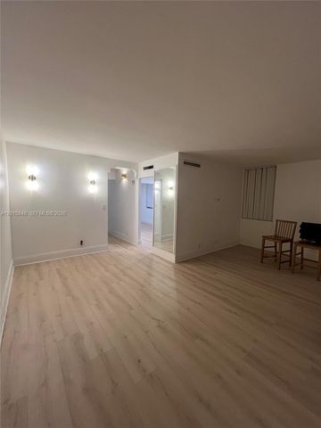 20300 W Country Club Dr 106-3, Aventura, FL 33180