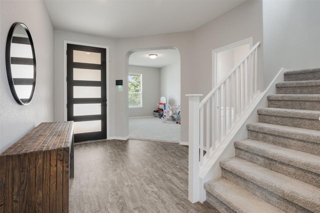 214 Saranac DR, Elgin, TX 78621