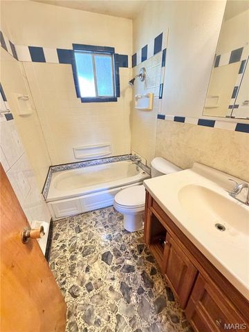 1908 Main Drive, High Ridge, MO 63049
