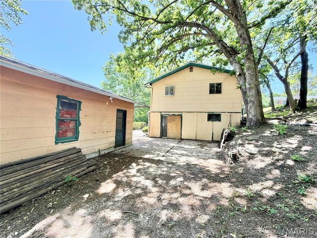 1908 Main Drive, High Ridge, MO 63049