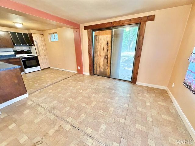 1908 Main Drive, High Ridge, MO 63049